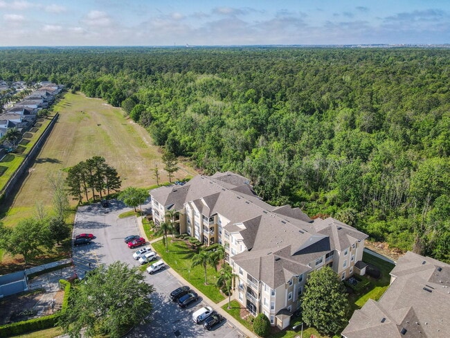 Building Photo - 2300 Silver Palm Dr
