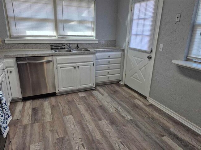 Foto del edificio - 2209 NW Smith Ave