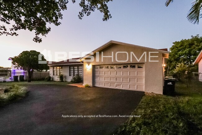 Foto del edificio - 10381 Sw 168Th St