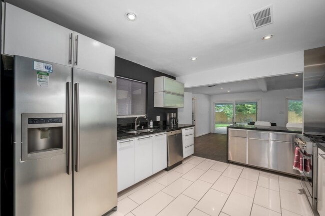 Building Photo - 3106 Salem Ct