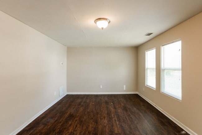 Building Photo - 3504 S Hopkins Ct