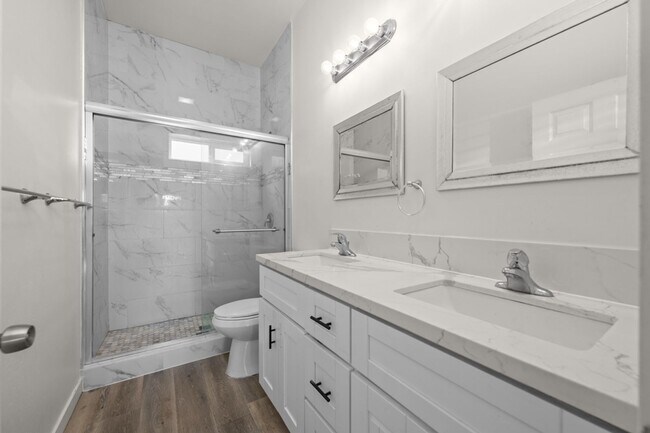 Building Photo - 6208 Pembroke Dr