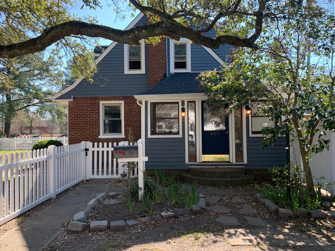 Primary Photo - 8723 Granby St