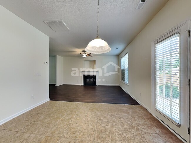 Building Photo - 6016 Glen Way Drive