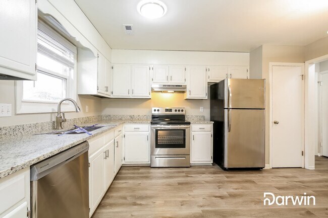 Building Photo - 3207 Glen Hollow Road, Greensboro, NC 27407