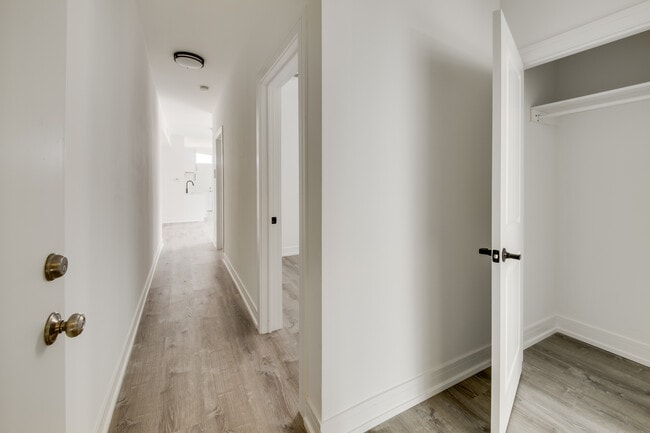 Foto del edificio - 3056 W Cortland St