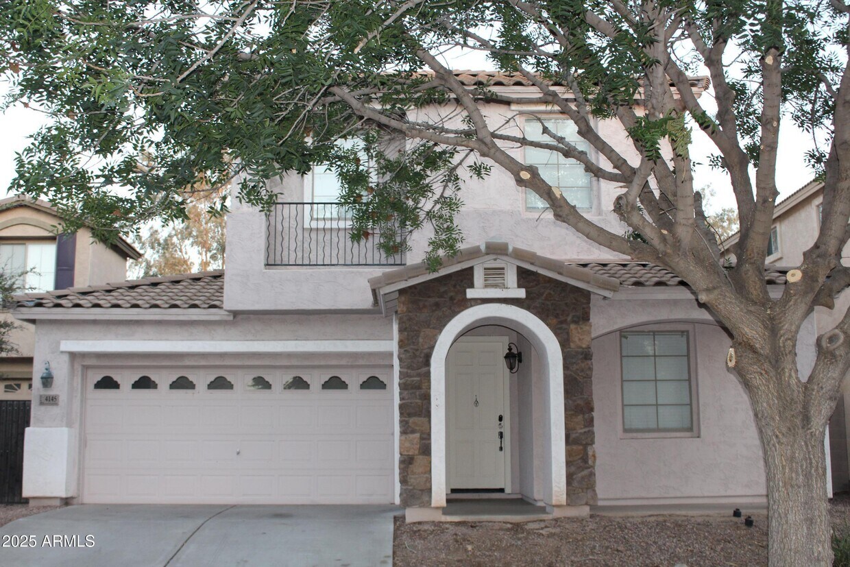 Foto principal - 4145 E Santa Fe Ln