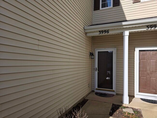 Foto del edificio - 3996 Blackstone Dr