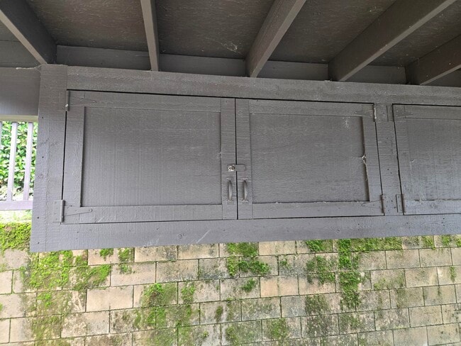 Building Photo - 3033 Estepa Dr