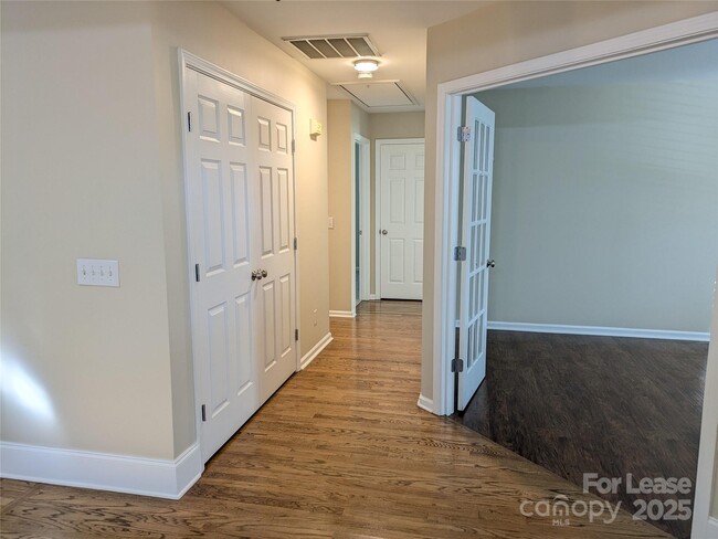 Foto del edificio - 207 Chandeleur Dr