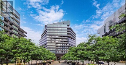 Building Photo - 21 Lawren Harris Square