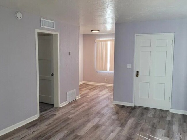 Foto del edificio - Standalone one-bedroom