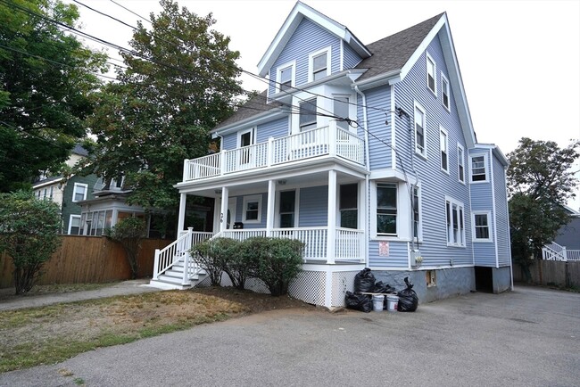 Building Photo - 27 Ashford St