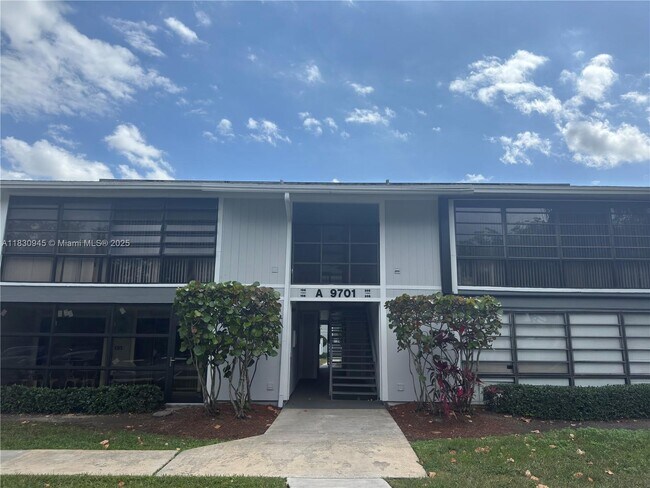 Foto del edificio - 9701 Hammocks Blvd