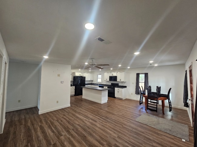 Building Photo - 5677 County Rd 260