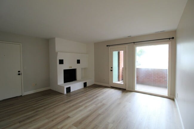 Foto del edificio - 1112-1 Blue Ridge Drive
