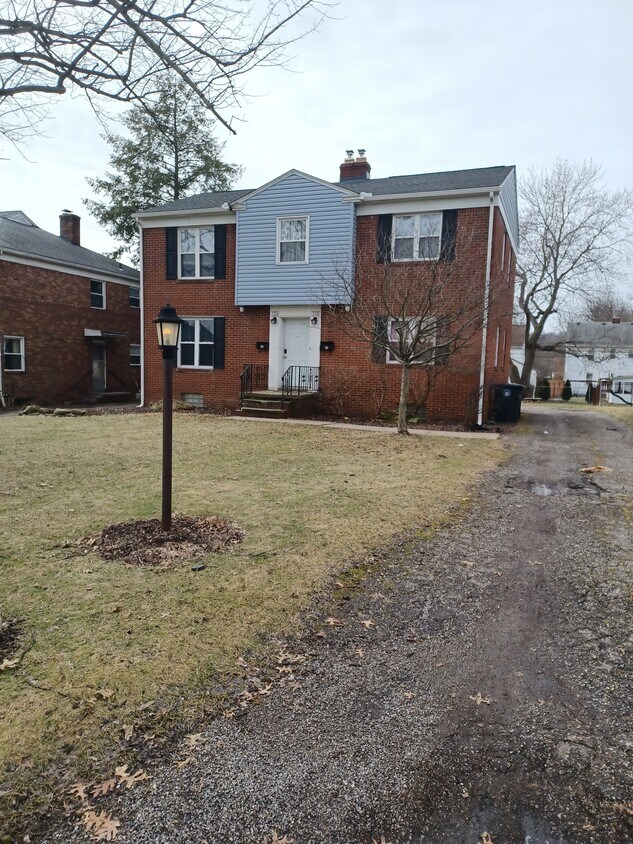 Exterior - 106 Greencrest Ter