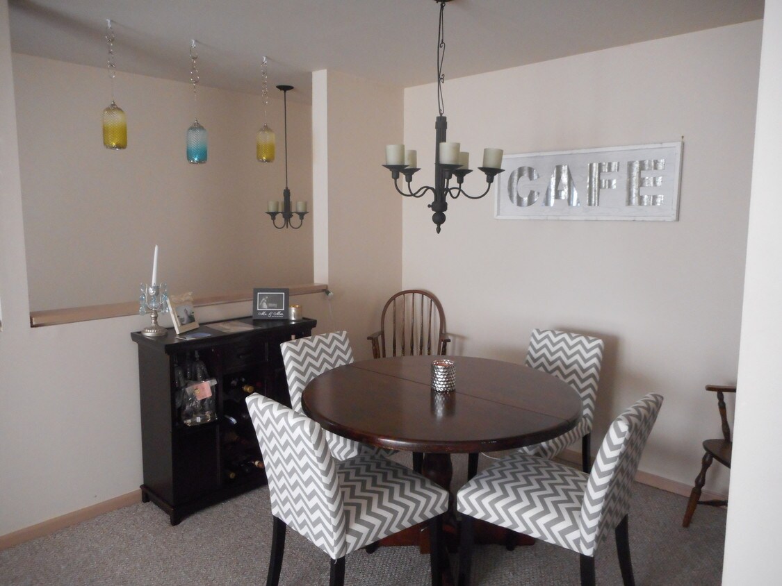 Dining Room - 9015 Bennett Pl