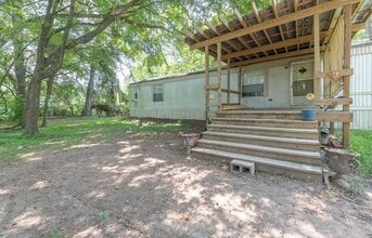 Building Photo - 2833 Bobville Rd