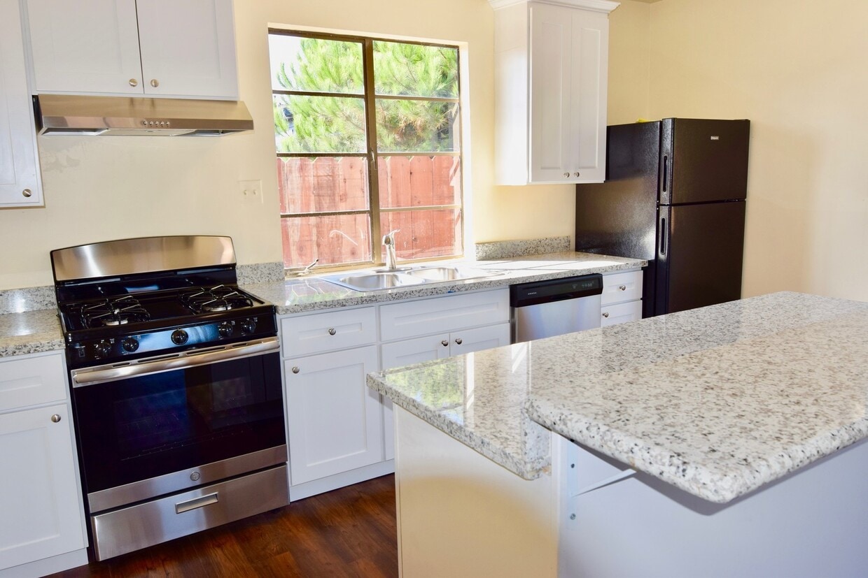 1357 Circle Ave Unit C, Seaside, CA 93955 Room for Rent in Seaside