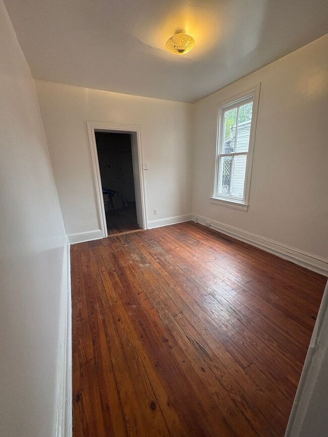 Building Photo - 3 Bedroom West End York City