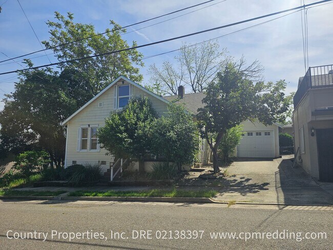 Foto del edificio - Available Now! Downtown 3-Bedroom with Old World Charm and Modern Amenities!