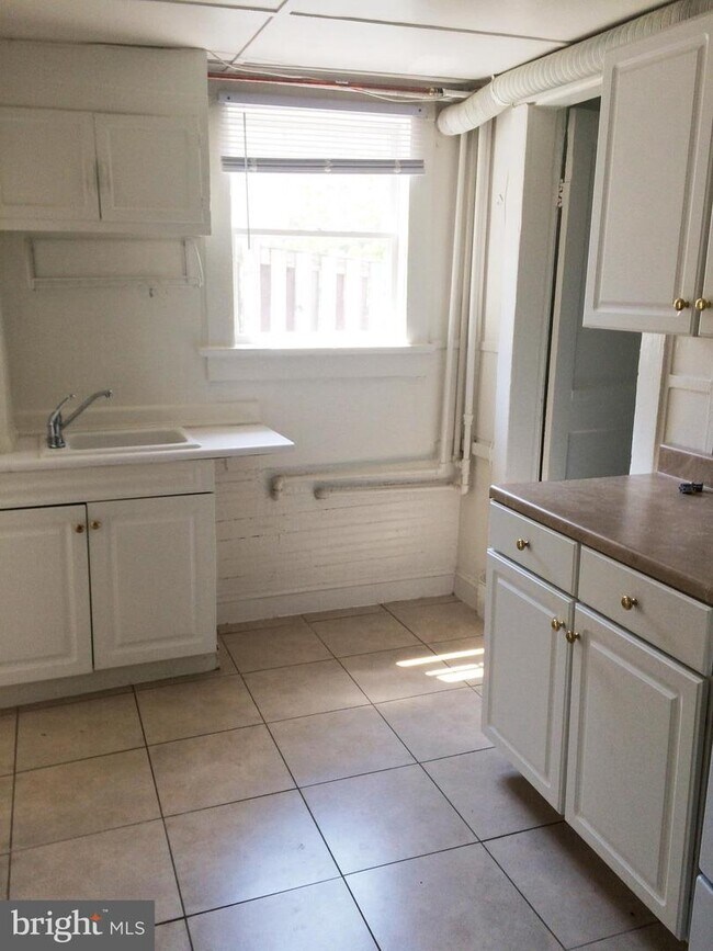 Foto del edificio - 513 E Custis Ave