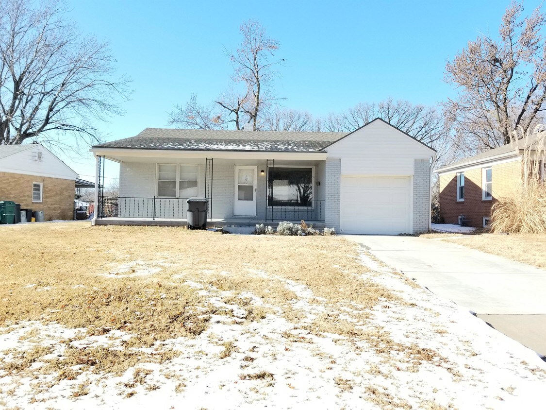 1135 Inverness Dr, Wichita, KS 67218 House Rental in Wichita, KS