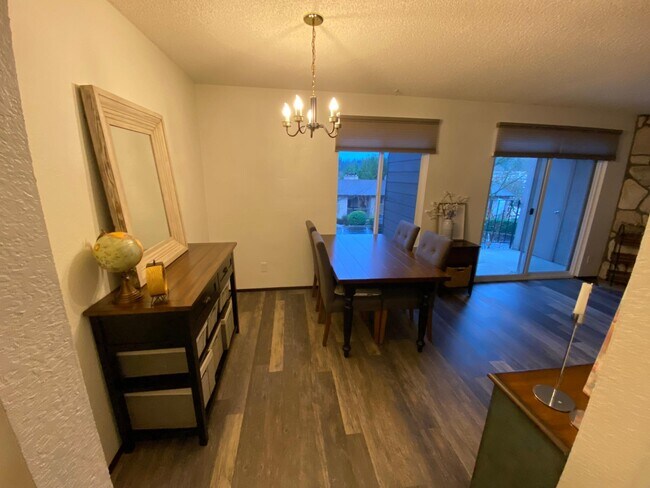 Dining Room (view from kitchen) - 11645 100th Ave NE