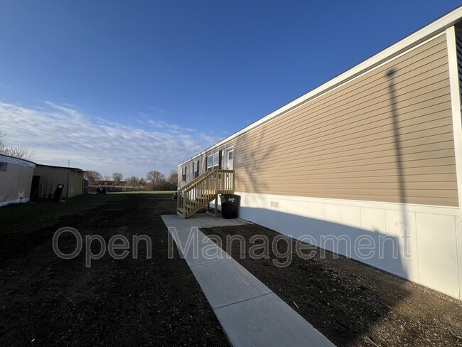 Building Photo - 1001 Gibraltor Ave