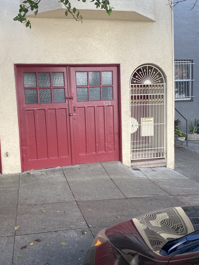 Garage and entrance gate-1 - 328 Utah St