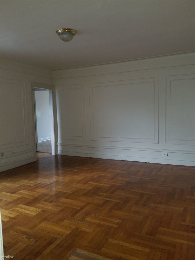 Foto del edificio - 1 br, 1 bath Apartment - 3230 Steuben Ave
