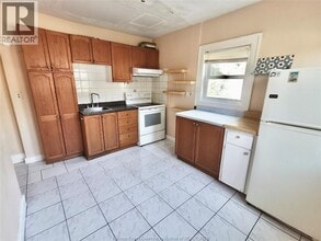 Building Photo - 676 Tournier St
