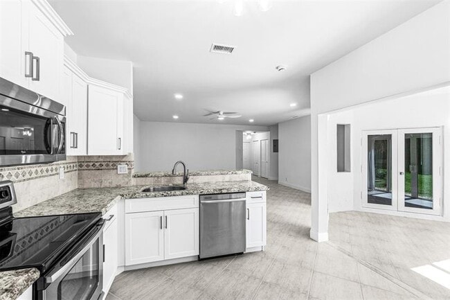 Building Photo - 6510 Via Regina