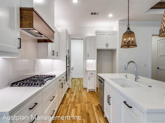 Foto del edificio - 4 br, 5 bath House - 5121 Roberts Rd.