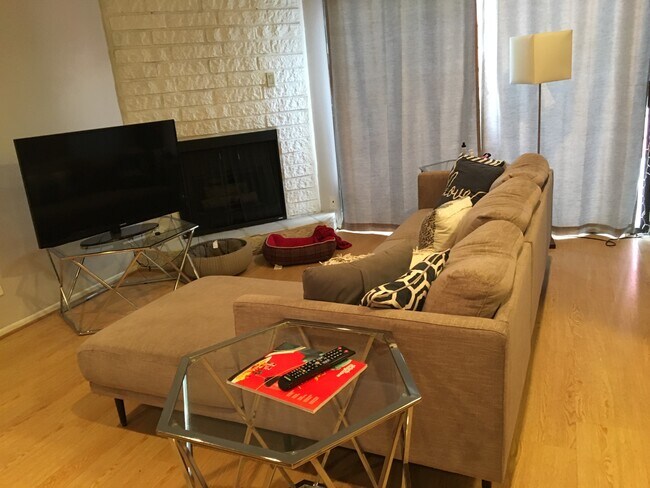 Great Room/Living Room - 11318 Ohio Ave