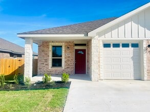 Building Photo - 5109 Rose Gdn Lp