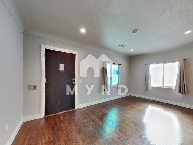Building Photo - 2915 Sheridan Blvd