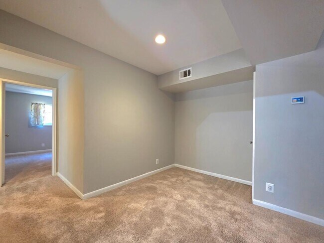 Foto del edificio - 2704 Dartmouth Rd