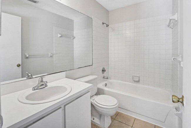 Foto del edificio - 5105 Pier Dr