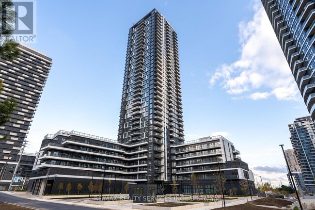 Building Photo - 15 Watergarden Dr