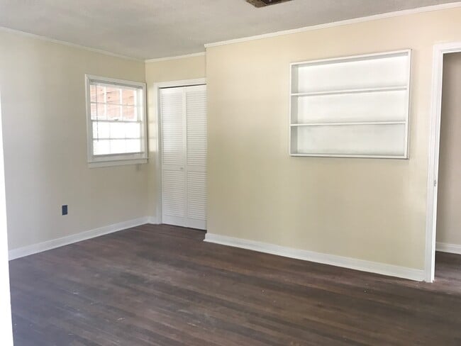Building Photo - 106 Rosewood Dr