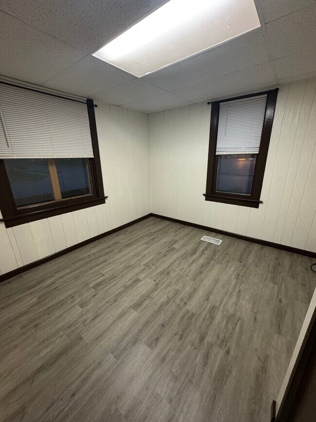 Foto del edificio - 560 8th Ave N