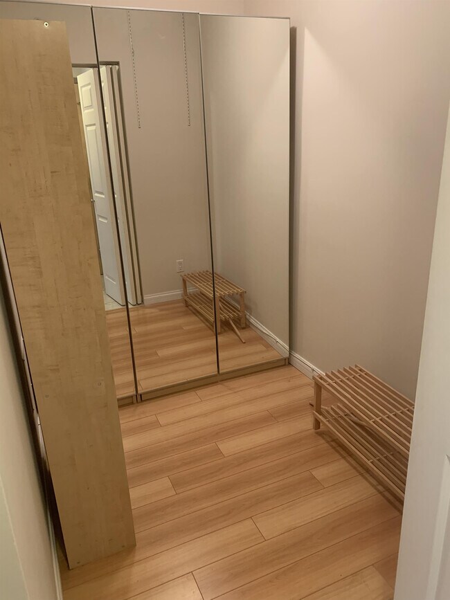 Photo du bâtiment - 1420 W Georgia St