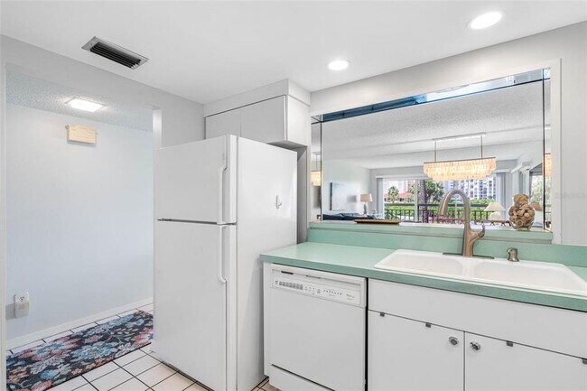 Foto del edificio - 7871 Sailboat Key Blvd S