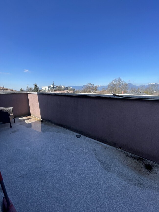 Photo du bâtiment - 3385 E 24th Ave