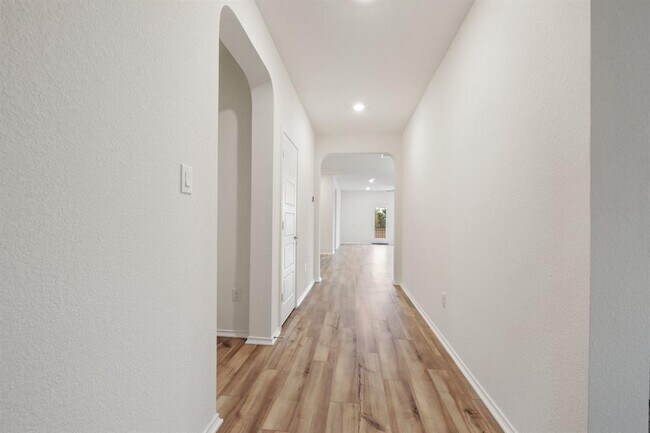 Foto del edificio - 100 Jarbridge Dr