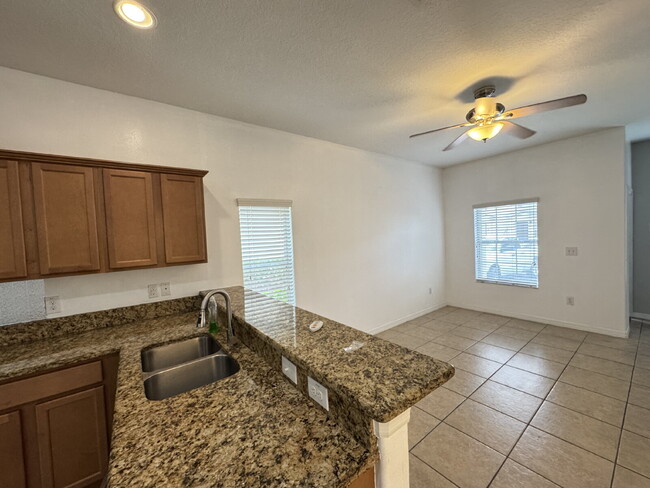 Foto del edificio - "Charming Tampa Retreat: Stylish 2-Bedroom...
