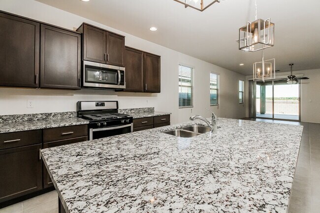 Building Photo - 10712 W Embrey Dr