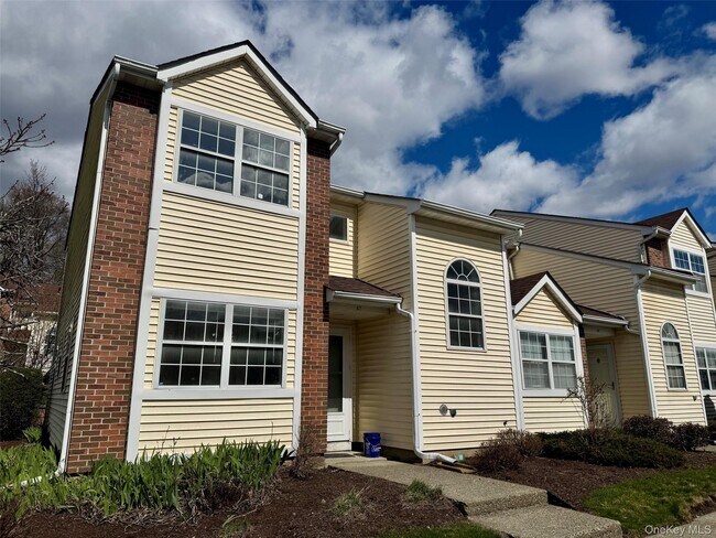 Foto del edificio - 47 Brick Pond Rd